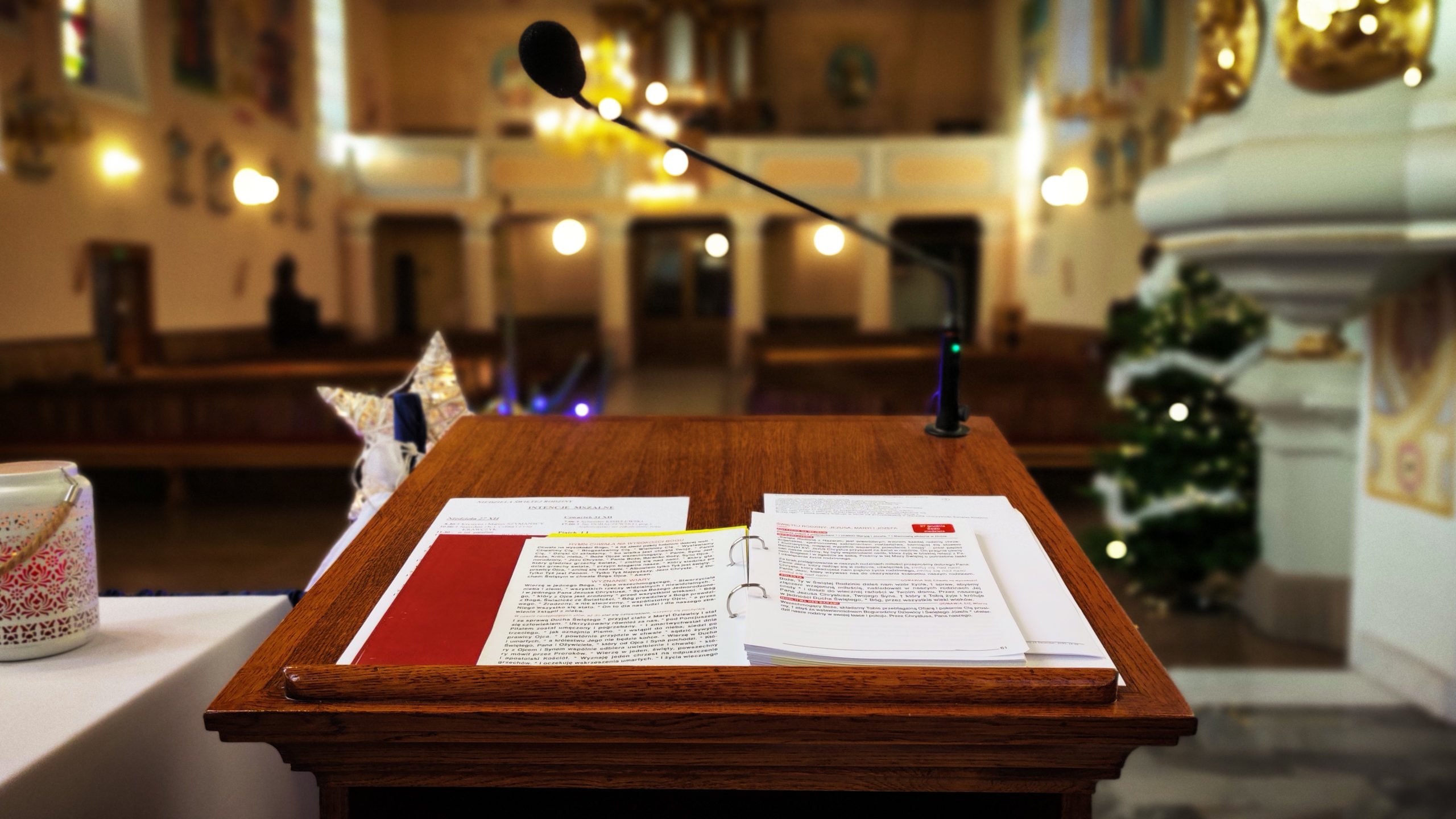 Księga z ogłoszeniami i intencjami mszalnymi